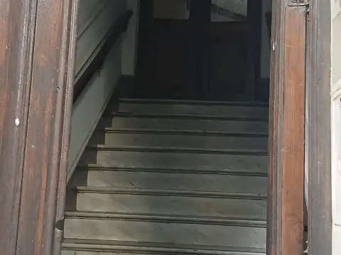 Casa 6 ambientes con 1 baño