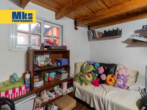 Venta. Ph 8 ambientes. 2 plantas.  Quincho, patio y terraza.