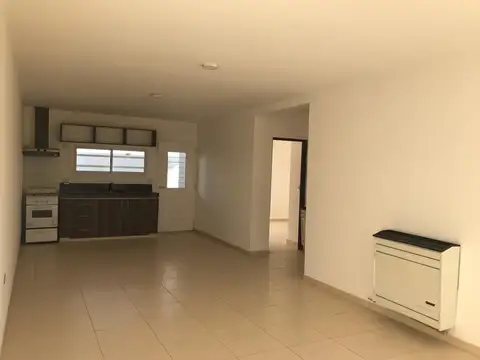 Casa en Alquiler con 1 cochera