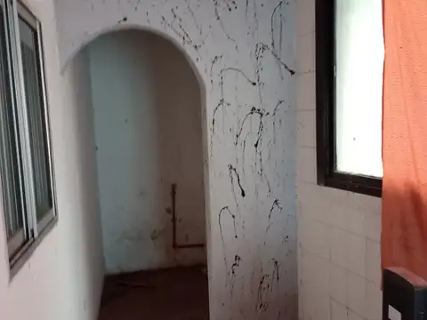 IDEAL INVERSOR!!! LOTE DE 400 mts 2 con 5 DPTOS A REFACCIONAR!!!