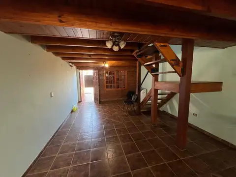 Casa 5 ambientes con 1 baño