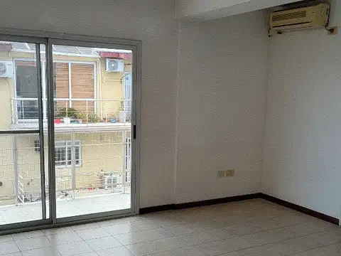 3 De Febrero 300, Piso 5