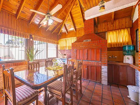 Casa en Venta con 1 cochera