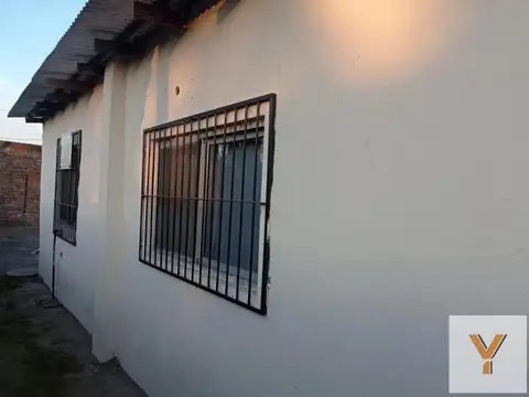 Casa en Venta - 2 Dormitorios 2 Baños - 200mts - Escobar