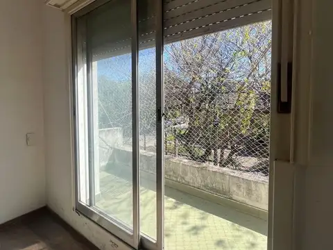 Depto Tipo Casa en Venta en Jose Leon Suarez, USD 69.000