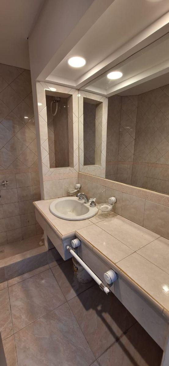 Depto Tipo Casa 4 ambientes con 3 baños