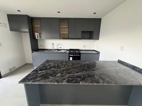 Depto Tipo Casa 4 ambientes con 3 baños