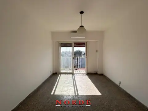 VENTA • LINIERS • DEPARTAMENTO • TRES AMBIENTES  • BALCÓN •  APTO CREDITO