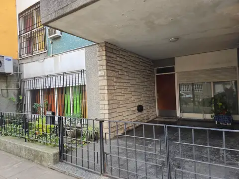 SANTOS LUGARES, CASA  3 PLANTAS SOBRE LOTE 8,66X23  