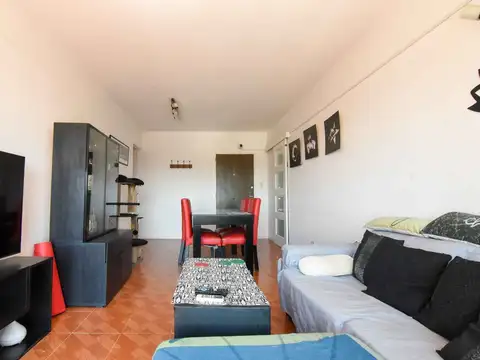 VENTA - Departamento 4 ambientes con balcón
