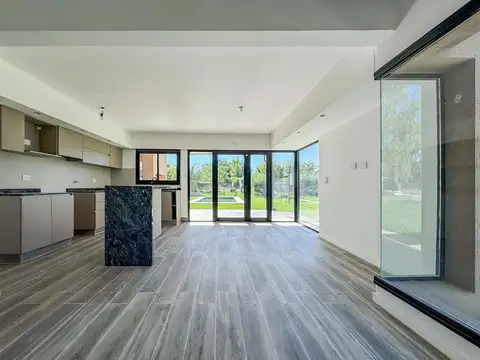 Casa 3 ambientes con 2 baños