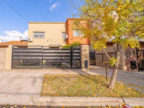 Depto Tipo Casa en Venta de 4 ambientes