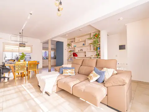 Depto Tipo Casa en Venta con 2 cocheras