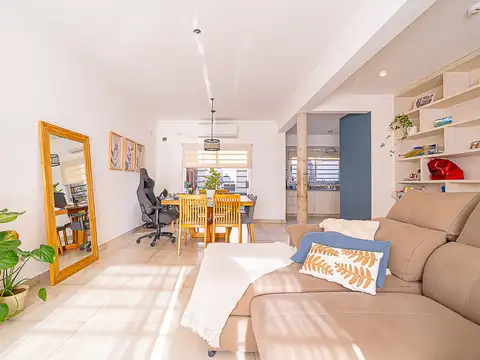 Depto Tipo Casa 4 ambientes con 2 baños