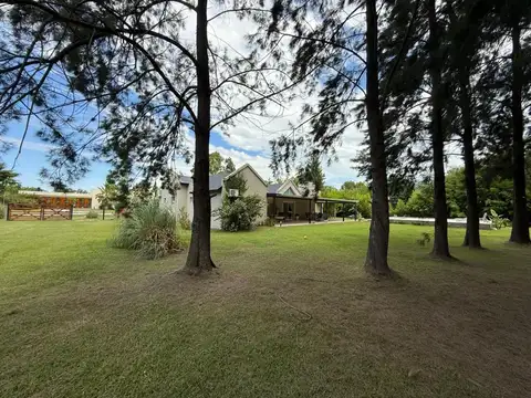 Casa 5 ambientes en Fincas de San Vicente chacras