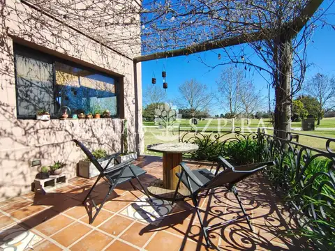 Casa en Venta con 4 cocheras