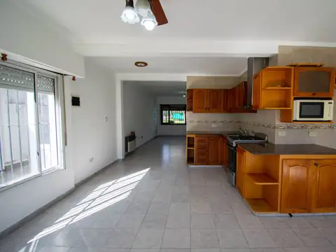 Casa en venta en City Bell entre caminos