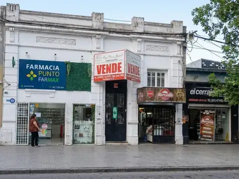 Venta casa av. sarmiento 700 - casa de 3 dormitorios + 2 loc