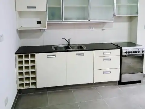 Depto Tipo Casa en Alquiler en Monte Castro, $ 1.190.000