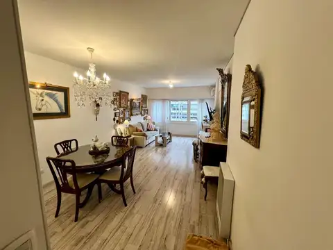 SEMIPISO DE TRES AMBIENTES EN LA PERLA CON BALCON