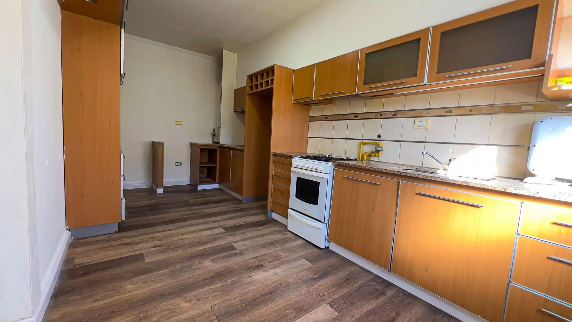 Venta en Chauvin con balcón, patio y parrilla
