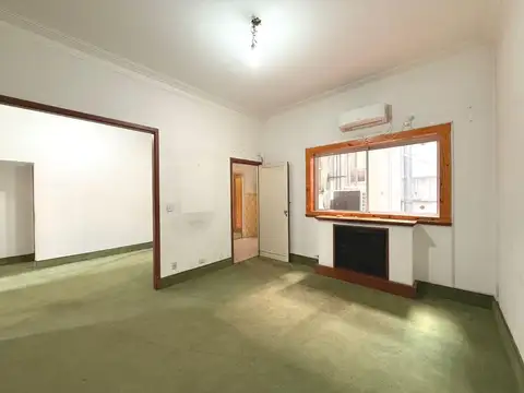 3 ambientes(con dependencia) Amplio Semipiso de 88m² - INMEJORABLE UBICACIÓN