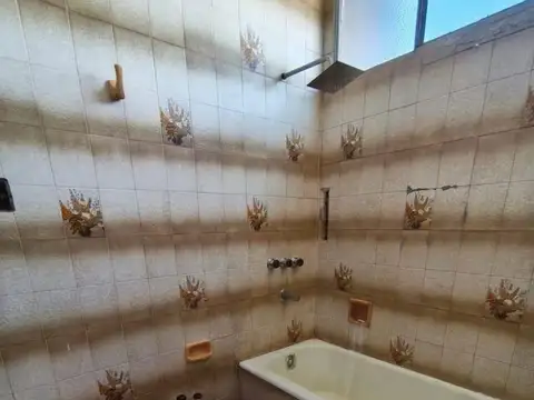 Departamento 7 ambientes con 2 baños