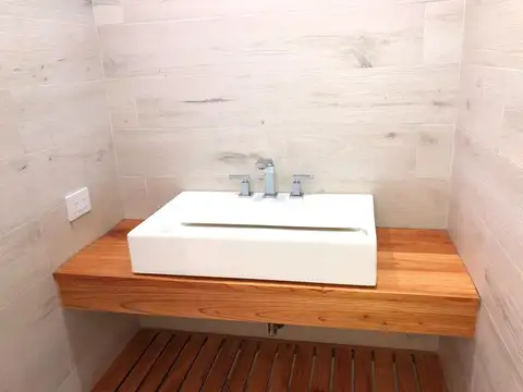 Casa en Venta con 4 cocheras