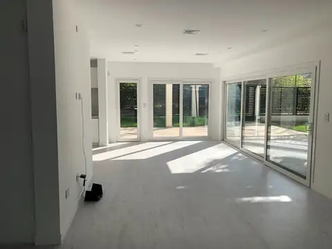 Casa en Venta en Barrio Parque Leloir, USD 540.000