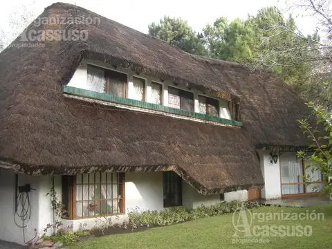 Punta del Este - Casa Venta - 3 dorm 2 baños dependencia parrilla jardin - Rincon del Indio