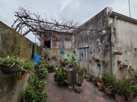 Casa en Venta con 3 cocheras