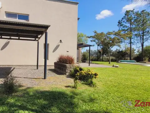 Casa en Venta con 1 cochera