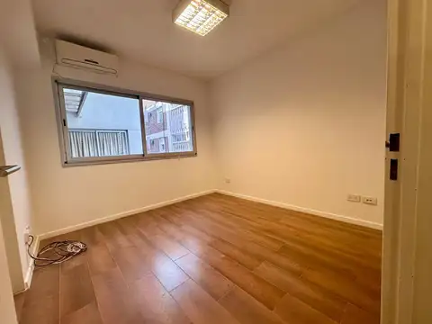 Oficina en Alquiler con 1 cochera