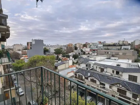 Departamento 3 ambientes con cocina y balcón! OPORTUNIDAD