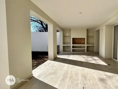 Venta | Casa 3 Dormitorios con jardín y parrillero - Sarmiento 76 - Granadero Baigorria