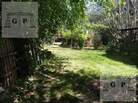 Casa  4 amb. /  Quinta  1200 m2 de terreno -  BERAZATEGUI - VENTA