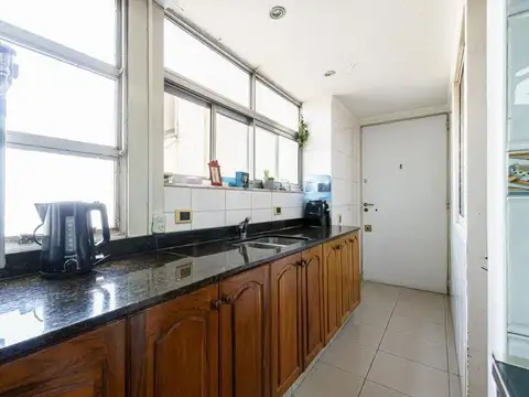 VENTA DEPARTAMENTO FLORES 4 AMB  BALCON COCHERA