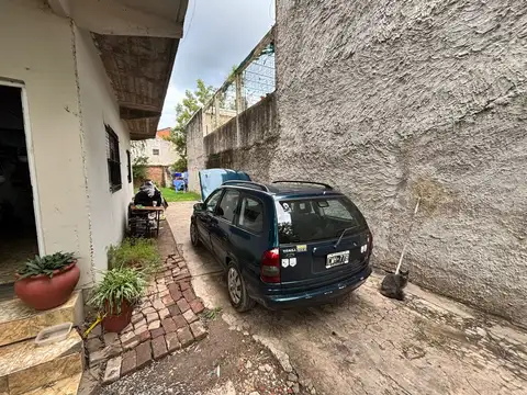 HERMOSO CHALET EN 2 PLANTAS - CRUCE CASTELAR