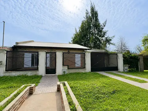 ¡Se vende esta encantadora casa, llena de amor y recuerdos, en el barrio más hermoso de Empalme Lobos!