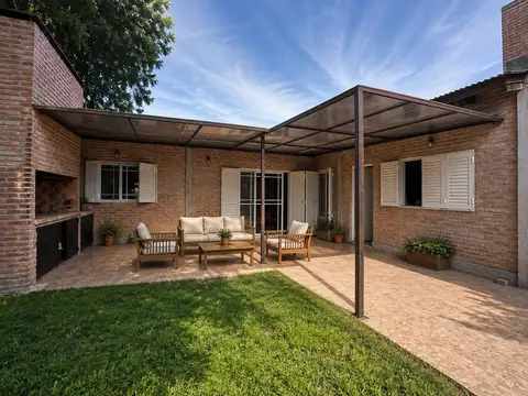 ¡Se vende esta encantadora casa, llena de amor y recuerdos, en el barrio más hermoso de Empalme Lobos!