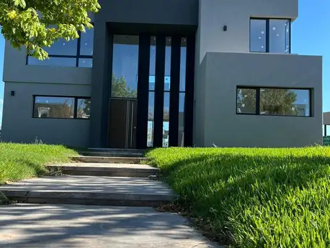 Venta Casa - Acacias - Puertos del Lago - 5 ambientes   dependencia