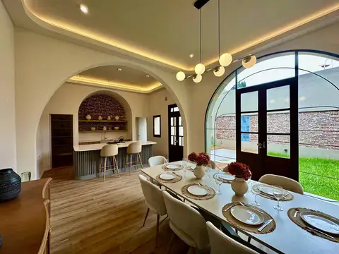 Casa 7 ambientes con 3 baños