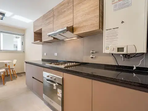 VENTA - Semipiso 2 dormitorios - balcón al frente - Centro, Rosario.