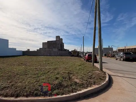 LOTE EN CAMPOS DE MANANTIALES (apto duplex)