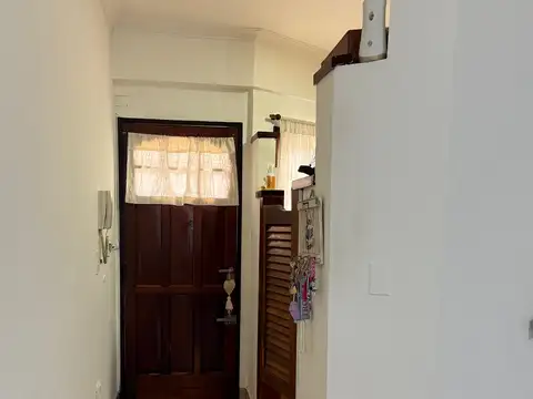 Departamento tipo casa en venta en Caseros