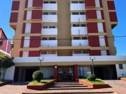 Avenida 1 e/ 105 y 107