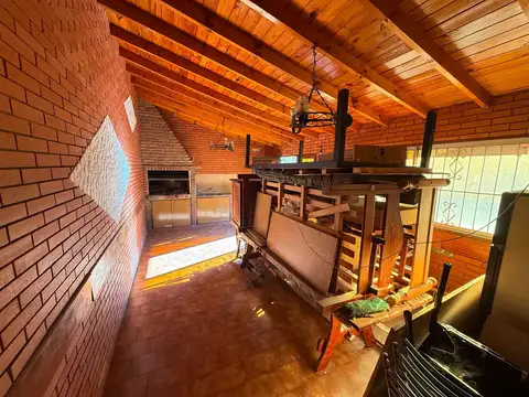 Casa en Venta con 5 cocheras