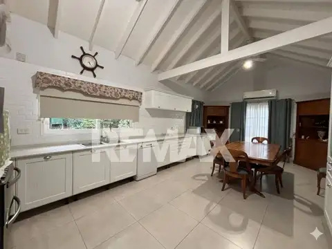 Casa 6 ambientes con 3 baños