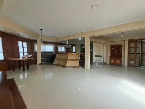 Depto Tipo Casa 5 ambientes con 2 baños