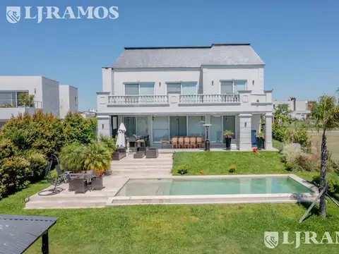 Casa 7 ambientes con 6 baños